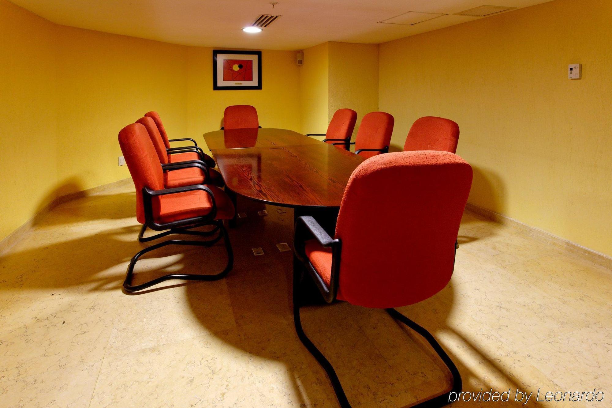Holiday Inn Express Nuevo Laredo By Ihg Instalações foto